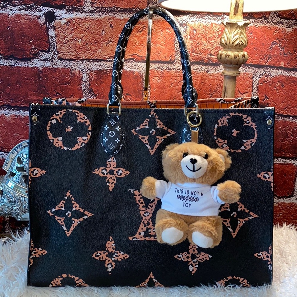 Plush Teddy Bear Power Bank / Phone Charger - Picture 2 of 5